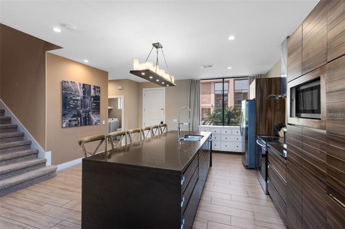 Image No.4-3 Bed Townhouse for sale