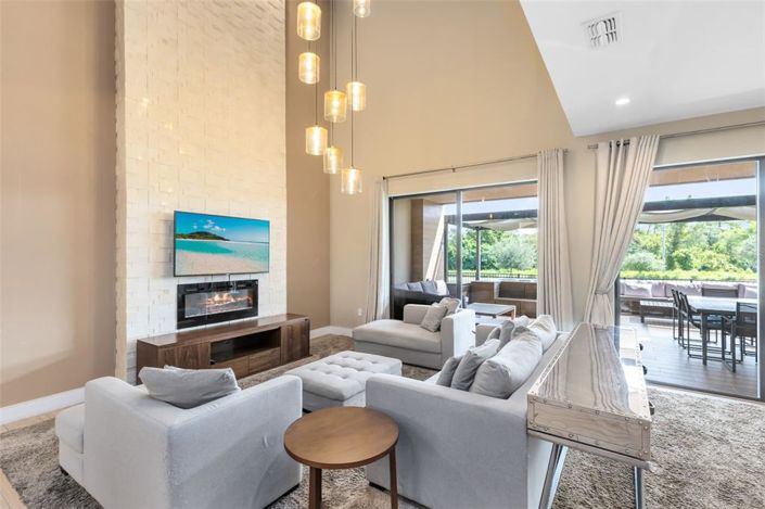 Image No.8-3 Bed Townhouse for sale