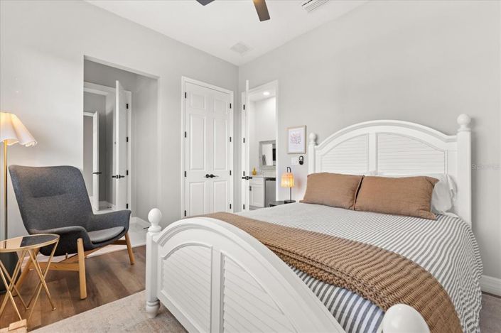 Image No.12-3 Bed Property for sale