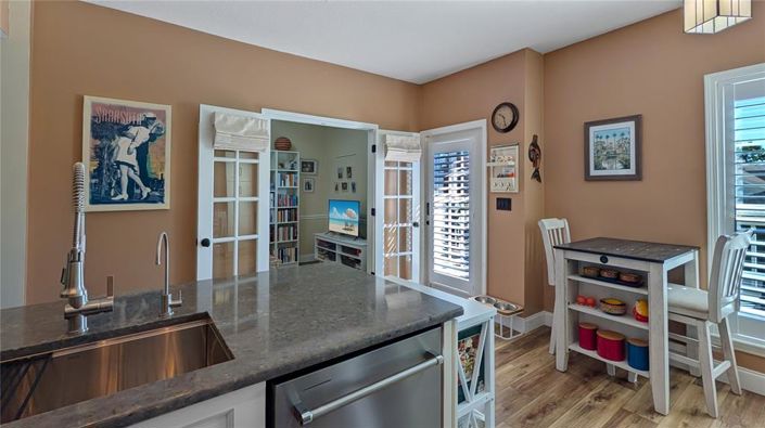 Image No.12-3 Bed Townhouse for sale