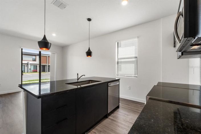 Image No.10-3 Bed Townhouse for sale