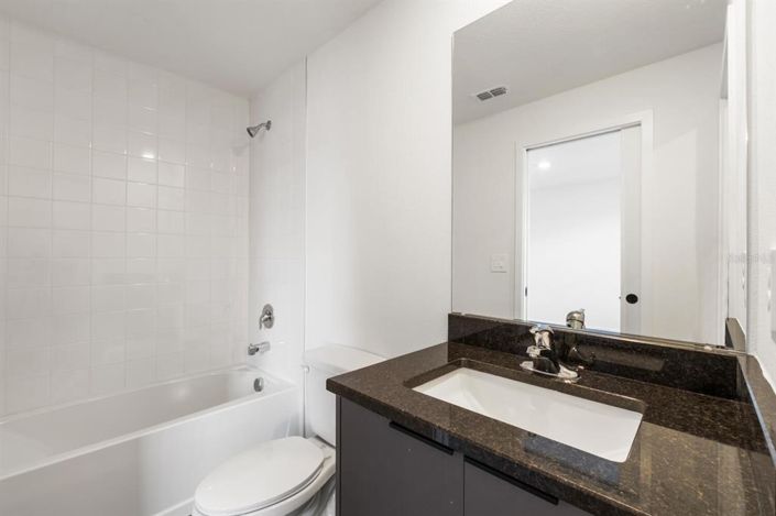 Image No.23-3 Bed Townhouse for sale