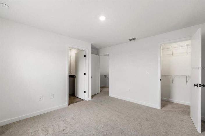 Image No.25-3 Bed Townhouse for sale