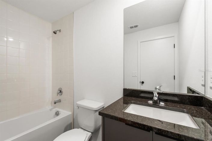 Image No.27-3 Bed Townhouse for sale