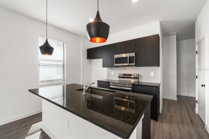 Image No.6-3 Bed Townhouse for sale