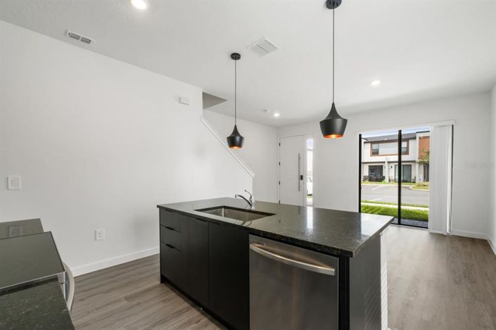 Image No.9-3 Bed Townhouse for sale