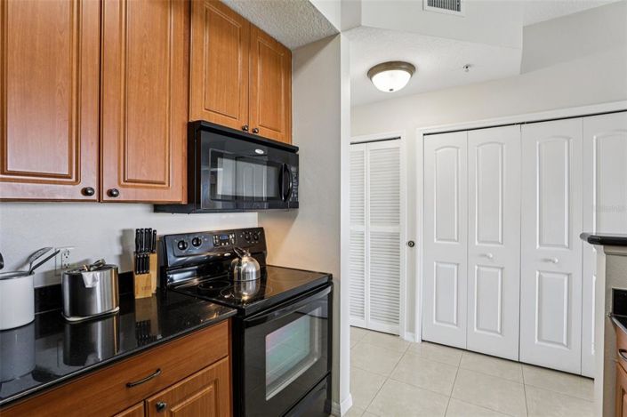 Image No.8-1 Bed Property for sale