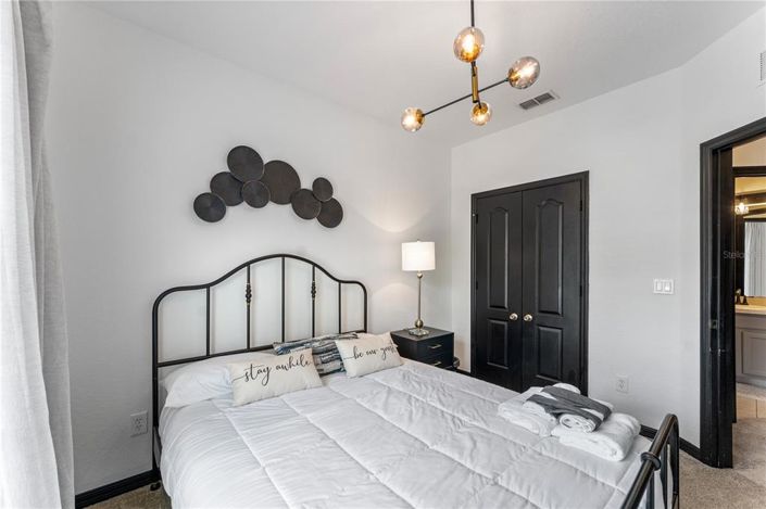 Image No.21-4 Bed Townhouse for sale