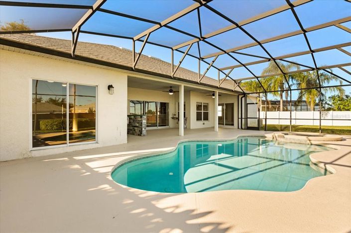 Image No.17-4 Bed Property for sale