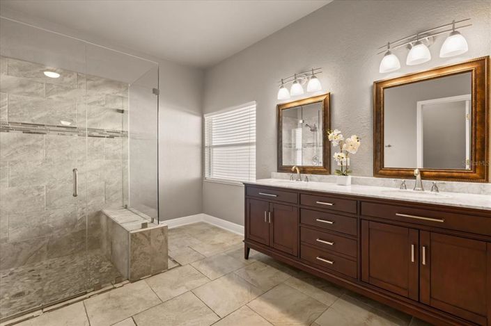 Image No.6-4 Bed Property for sale