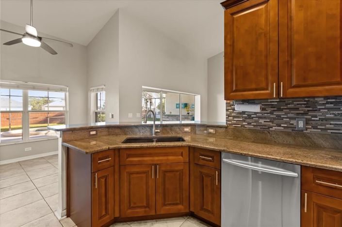 Image No.8-4 Bed Property for sale