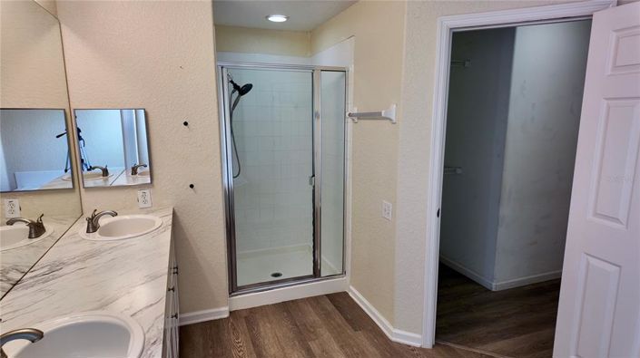 Image No.18-3 Bed Property for sale