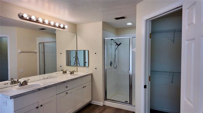 Image No.19-3 Bed Property for sale