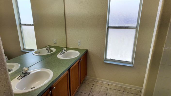 Image No.22-3 Bed Property for sale