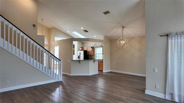 Image No.8-3 Bed Property for sale