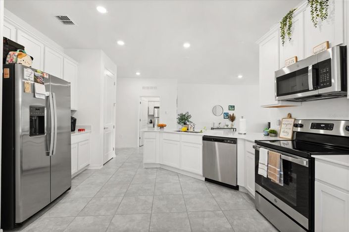 Image No.3-3 Bed Property for sale