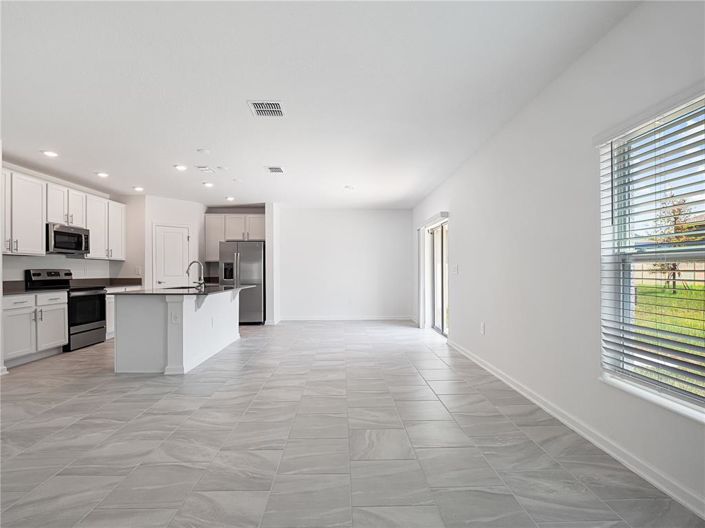 Image No.2-4 Bed Property for sale