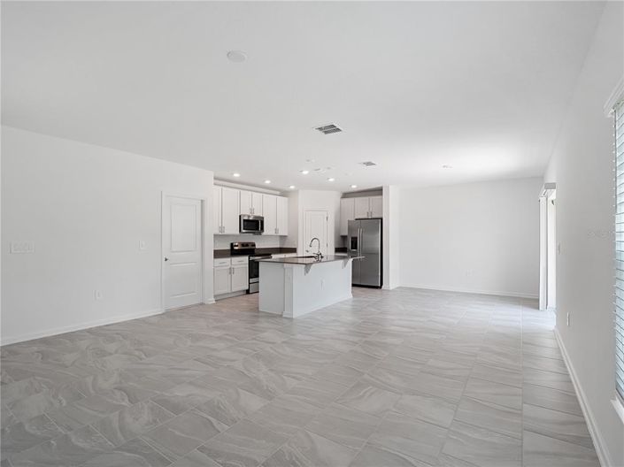 Image No.4-4 Bed Property for sale