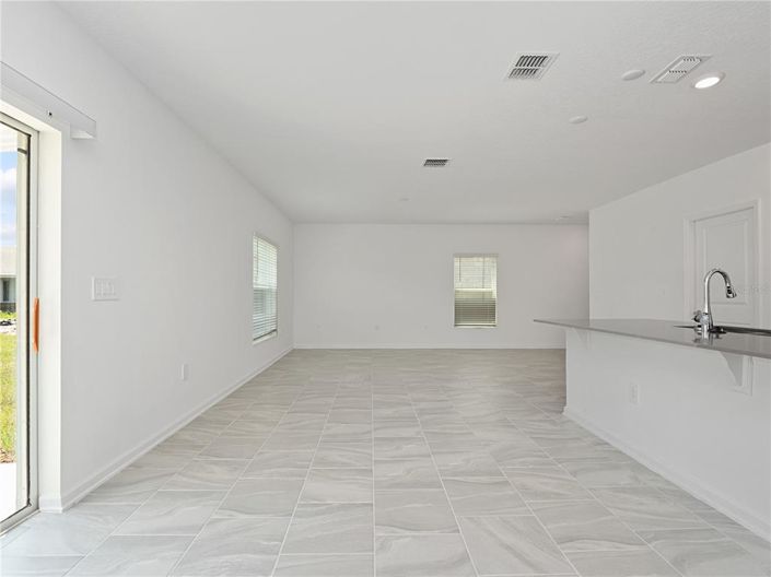 Image No.6-4 Bed Property for sale