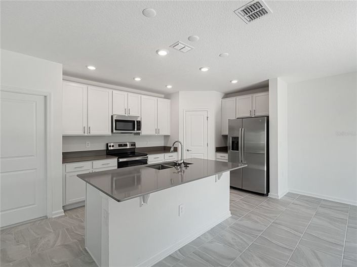 Image No.8-4 Bed Property for sale