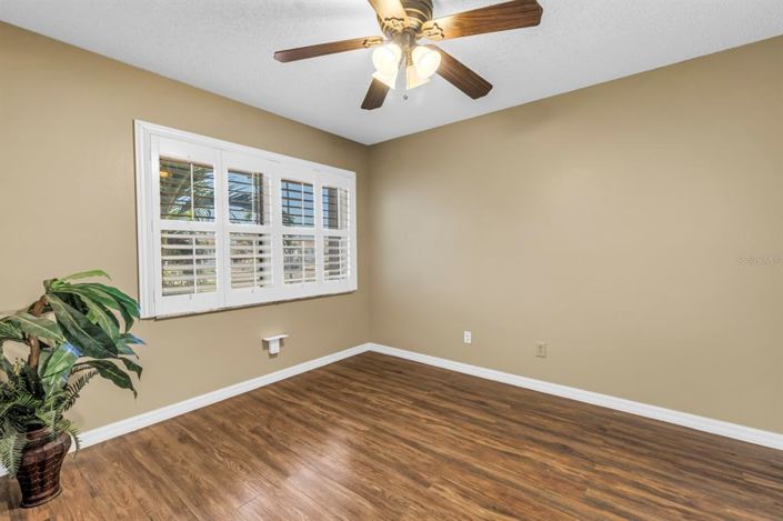 Image No.26-3 Bed Townhouse for sale