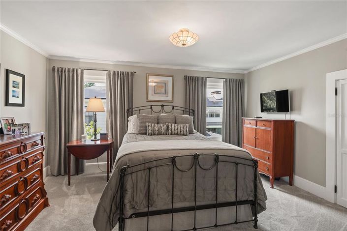 Image No.15-5 Bed Property for sale