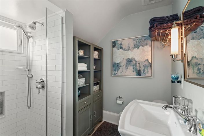 Image No.18-5 Bed Property for sale