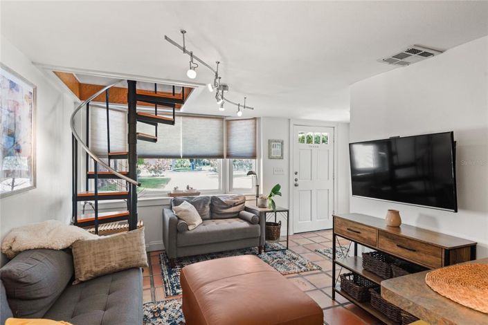 Image No.25-5 Bed Property for sale