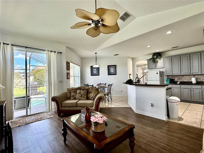 Image No.25-5 Bed Property for sale