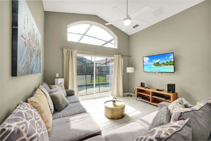 Image No.12-5 Bed Property for sale