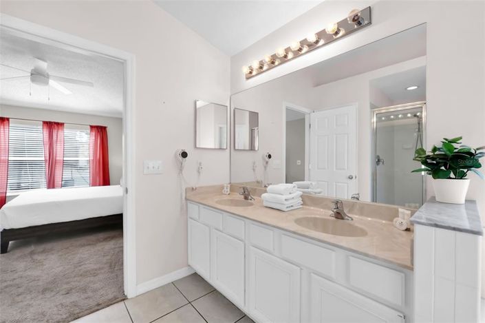 Image No.19-5 Bed Property for sale