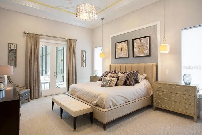 Image No.15-7 Bed Property for sale