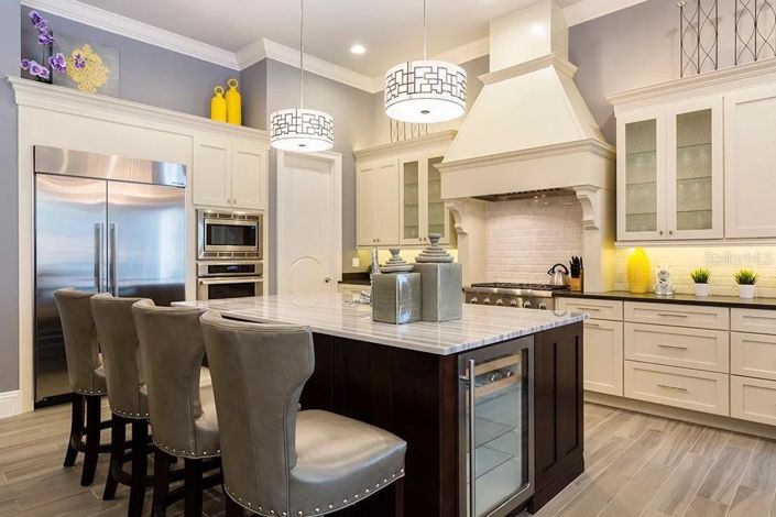 Image No.9-7 Bed Property for sale