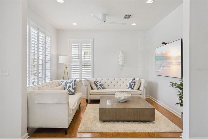 Image No.12-4 Bed Property for sale