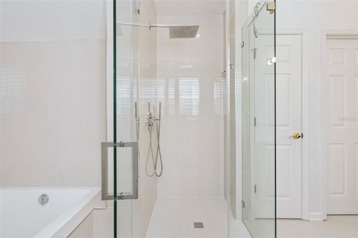 Image No.28-4 Bed Property for sale