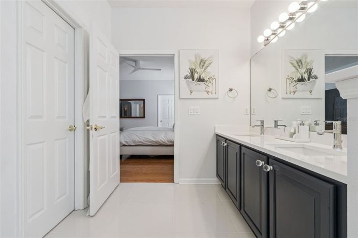 Image No.32-4 Bed Property for sale