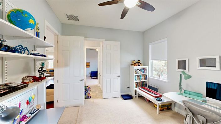 Image No.20-7 Bed Property for sale