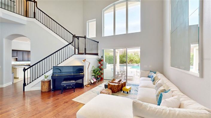 Image No.29-7 Bed Property for sale