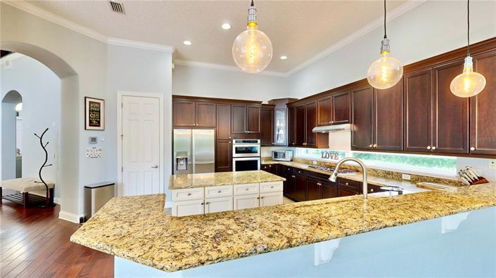 Image No.35-7 Bed Property for sale