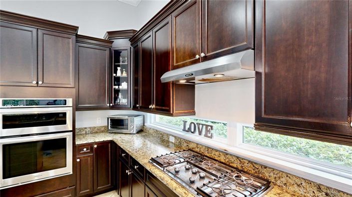 Image No.36-7 Bed Property for sale