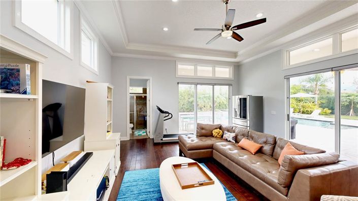 Image No.40-7 Bed Property for sale