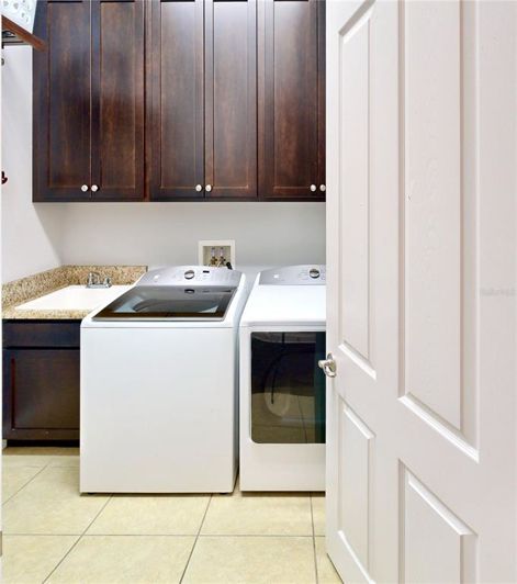 Image No.63-7 Bed Property for sale