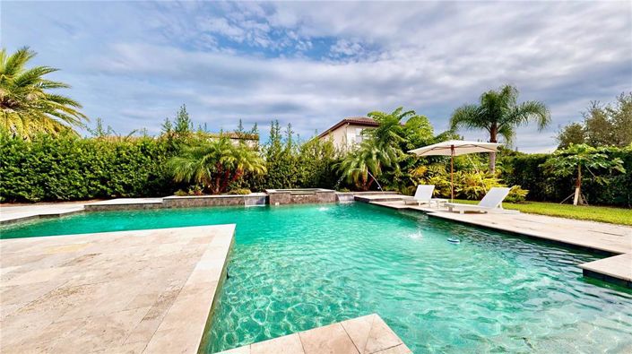 Image No.66-7 Bed Property for sale