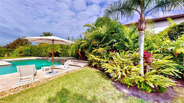 Image No.67-7 Bed Property for sale