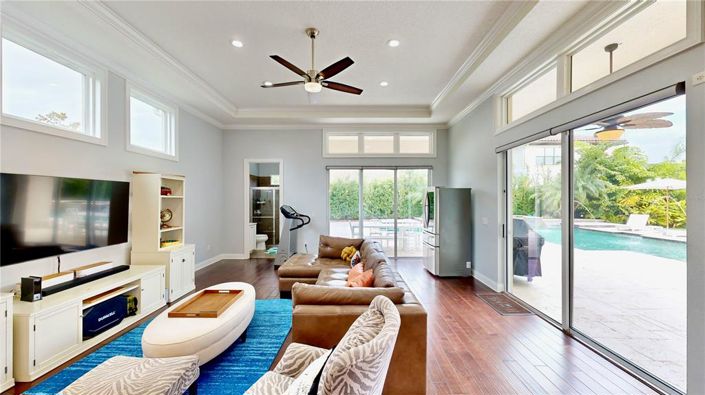 Image No.9-7 Bed Property for sale