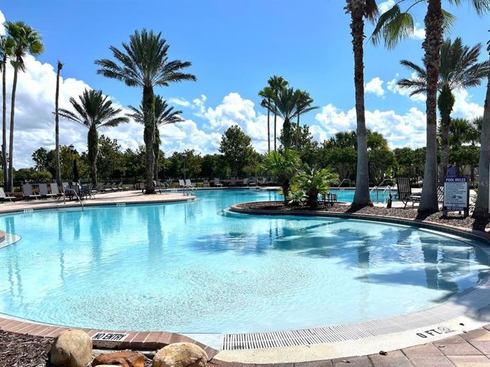 Image No.10-3 Bed Property for sale