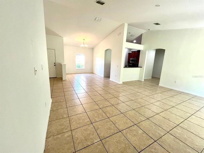 Image No.19-3 Bed Property for sale