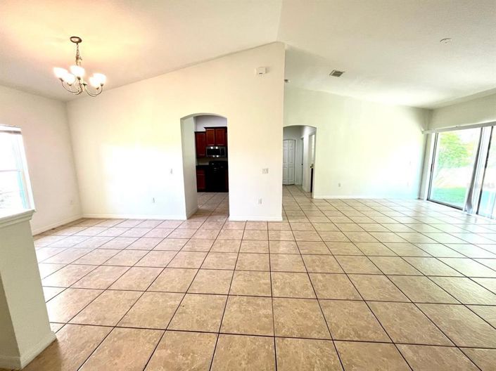 Image No.20-3 Bed Property for sale