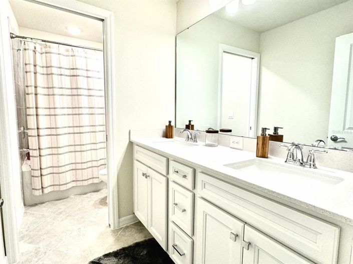 Image No.14-7 Bed Property for sale