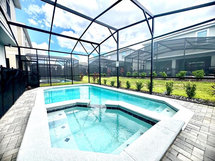 Image No.18-7 Bed Property for sale